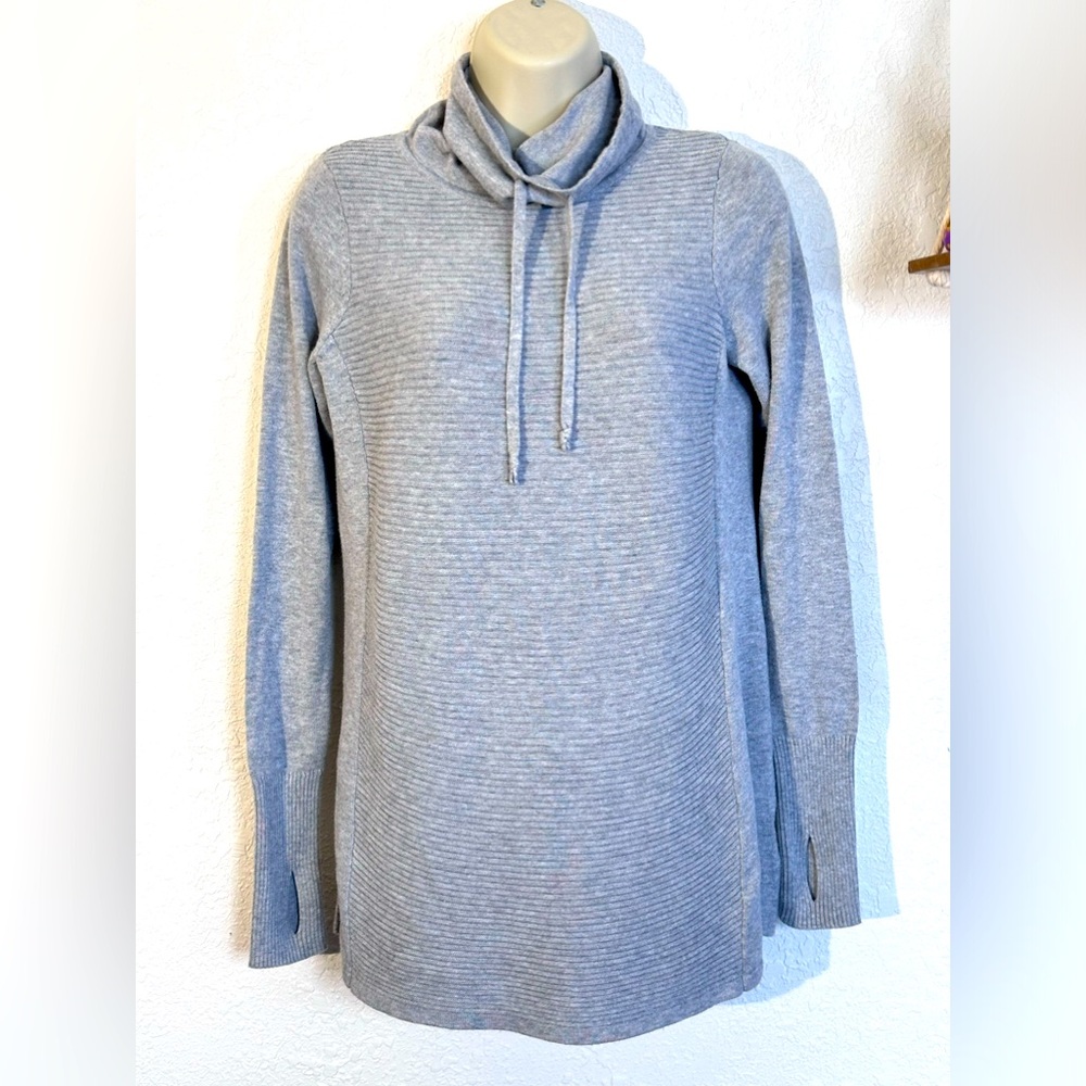 Artisan NY Grey Pull Over Sweater